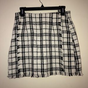✨NWOT Frayed Trim Plaid Tweed Skirt✨